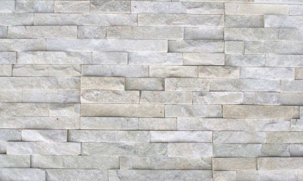 Costruzioni a secco e materiali naturali per l’arredamento degli interni